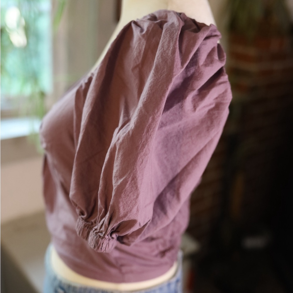 Purple Crop Top with Puff Sleeves - Picture 4 of 5